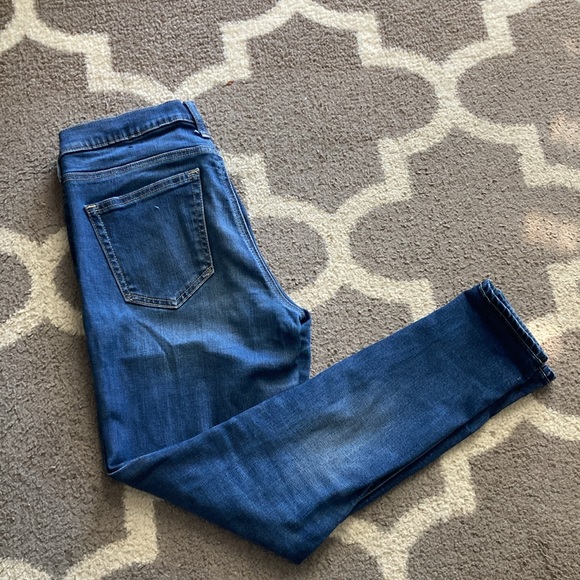 Soft Gap True Skinny Jeans, Size 6/28 - Picture 2 of 4